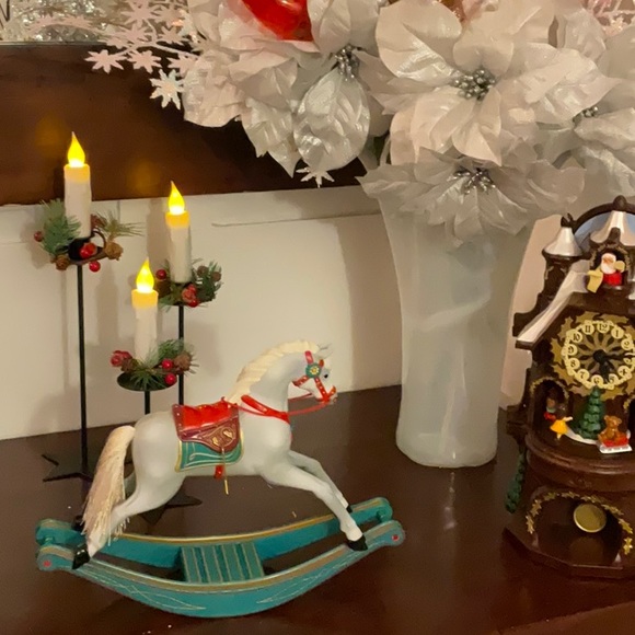 Hallmark Rocking Horse Memories - Picture 11 of 12